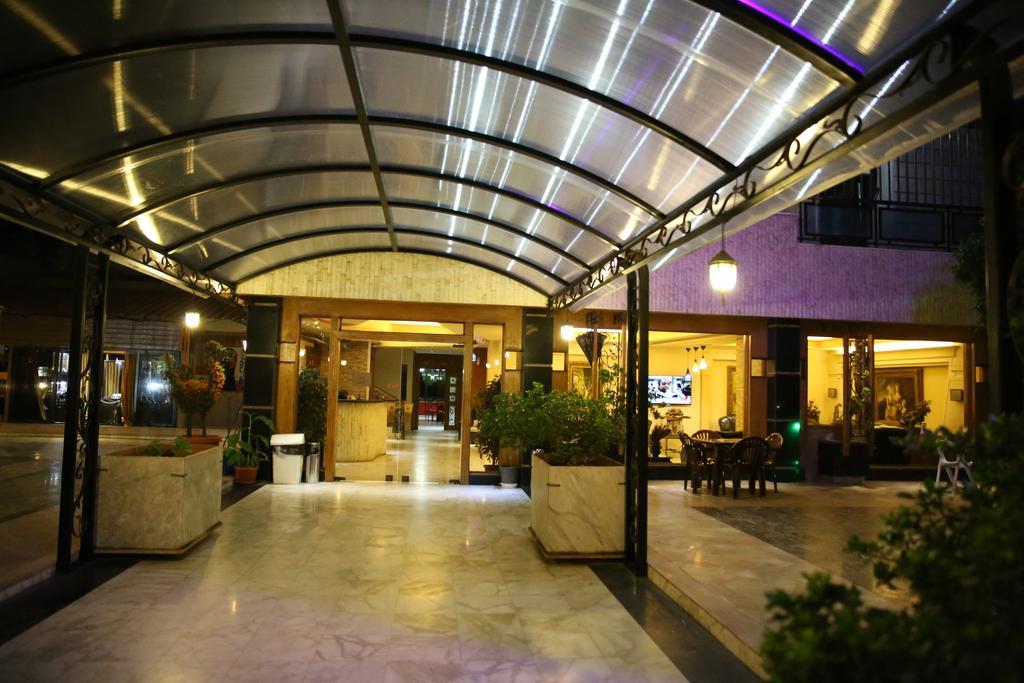 Vista Del Mar Hotel Jounieh Exterior photo
